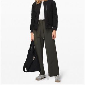 Brand New Lululemon Noir Pant